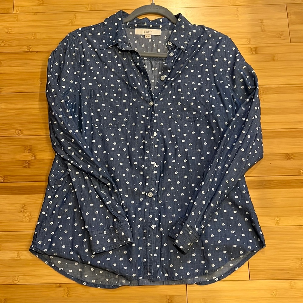 VGUC Loft Chambray Shirt with Flowers - M